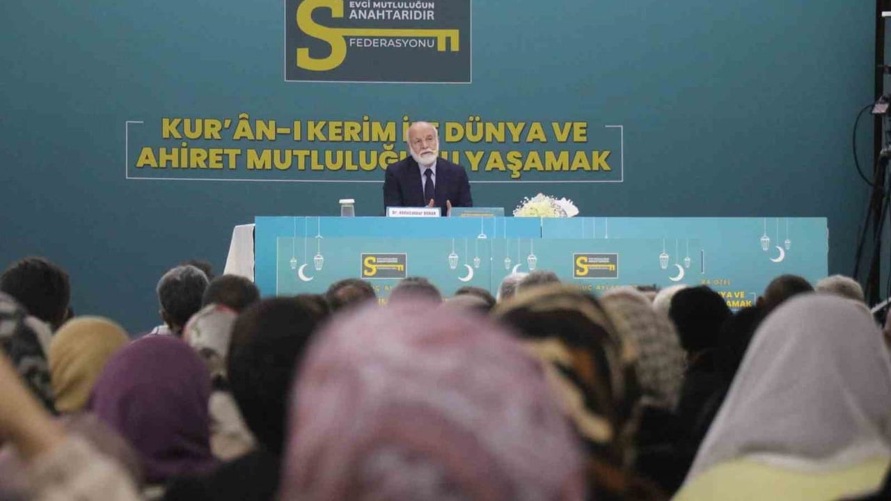 Gölcük Paneli: Kur’an-ı Kerim ile Dünya ve Ahiret Mutluluğunu Yaşamak