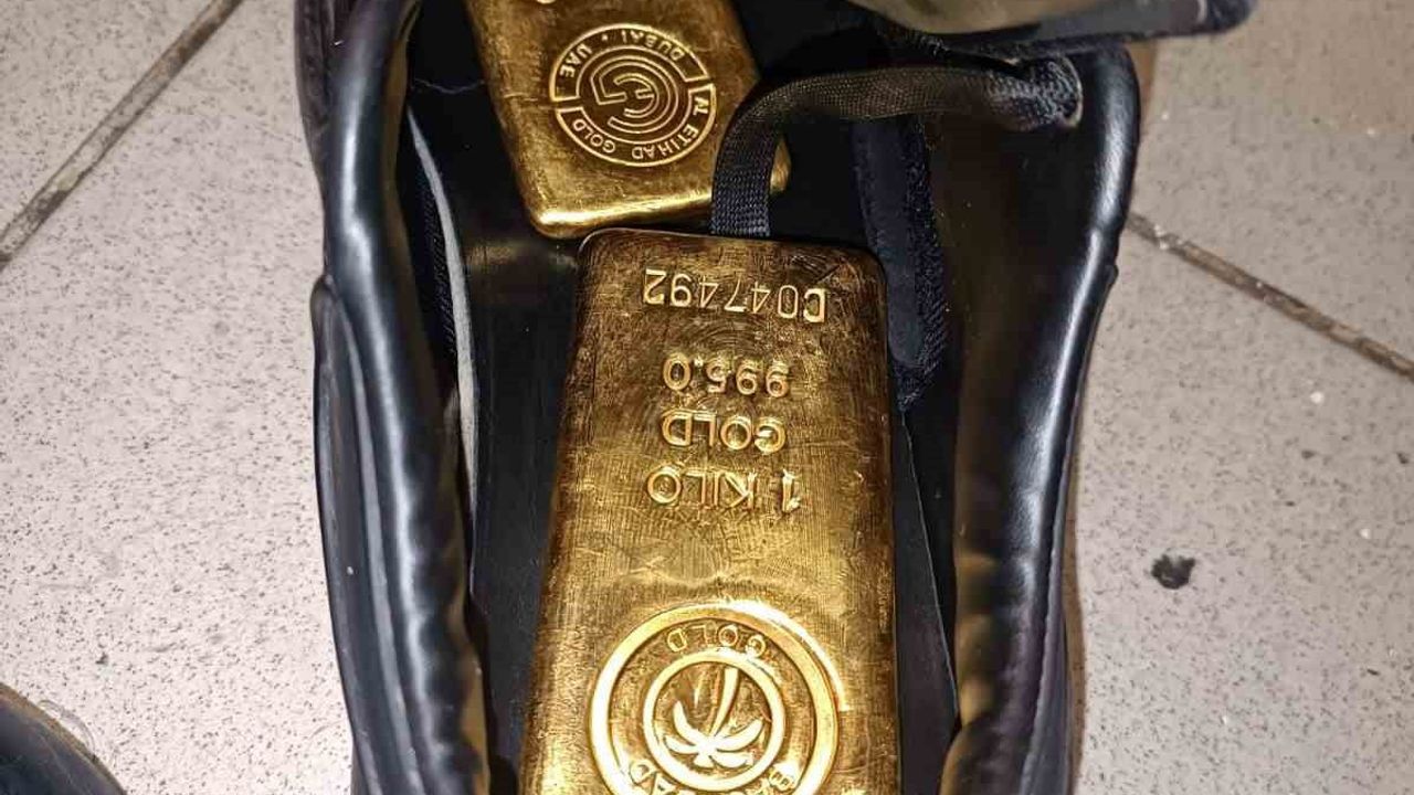 Habur Gümrük Kapısı'nda Ayakkabı İçinde 41 Kilo Altın Ele Geçirildi