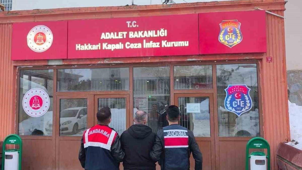 Hakkari'de 13 Yıl 9 Ay 24 Gün Kesinleşmiş Cezası Olan Şahıs Yakalandı
