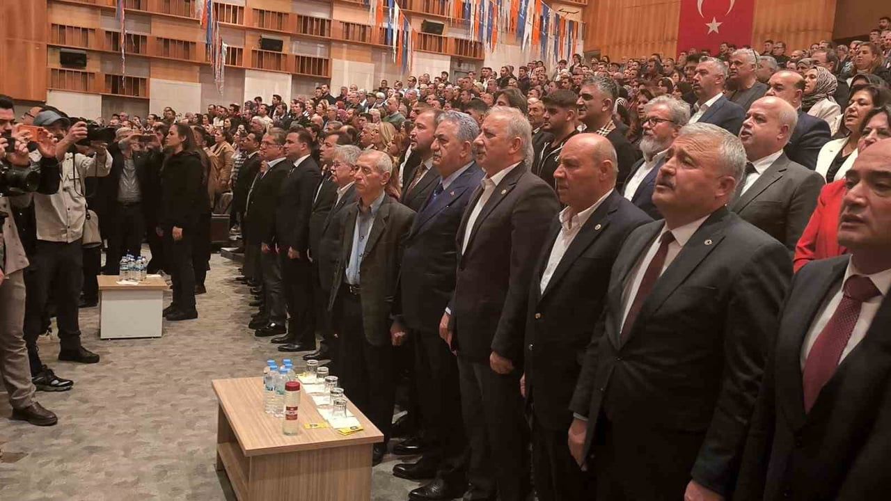 Hayati Yazıcı: 'Millet Kendi Anayasasını Yapmalı' — Yeni Anayasa Vurgusu