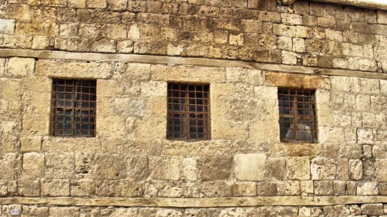 Kahramanmaraş Afşin'de 6 Şubat'ı Atlatan Tarihi Toprak ve Taş Evler Fotoğraflandı