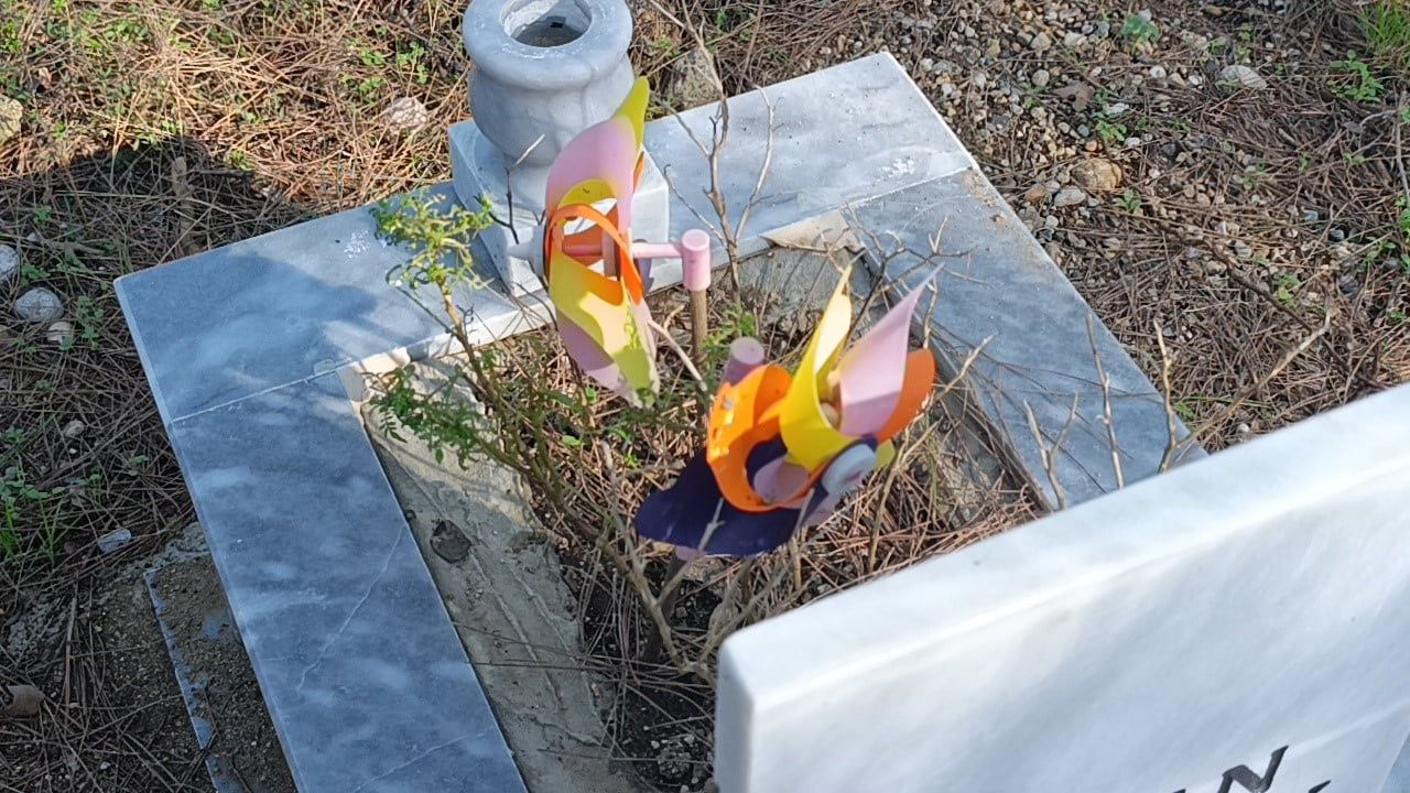 Manavgat Kavaklı Bebek Mezarlığı'nda Duygulandıran Görüntüler