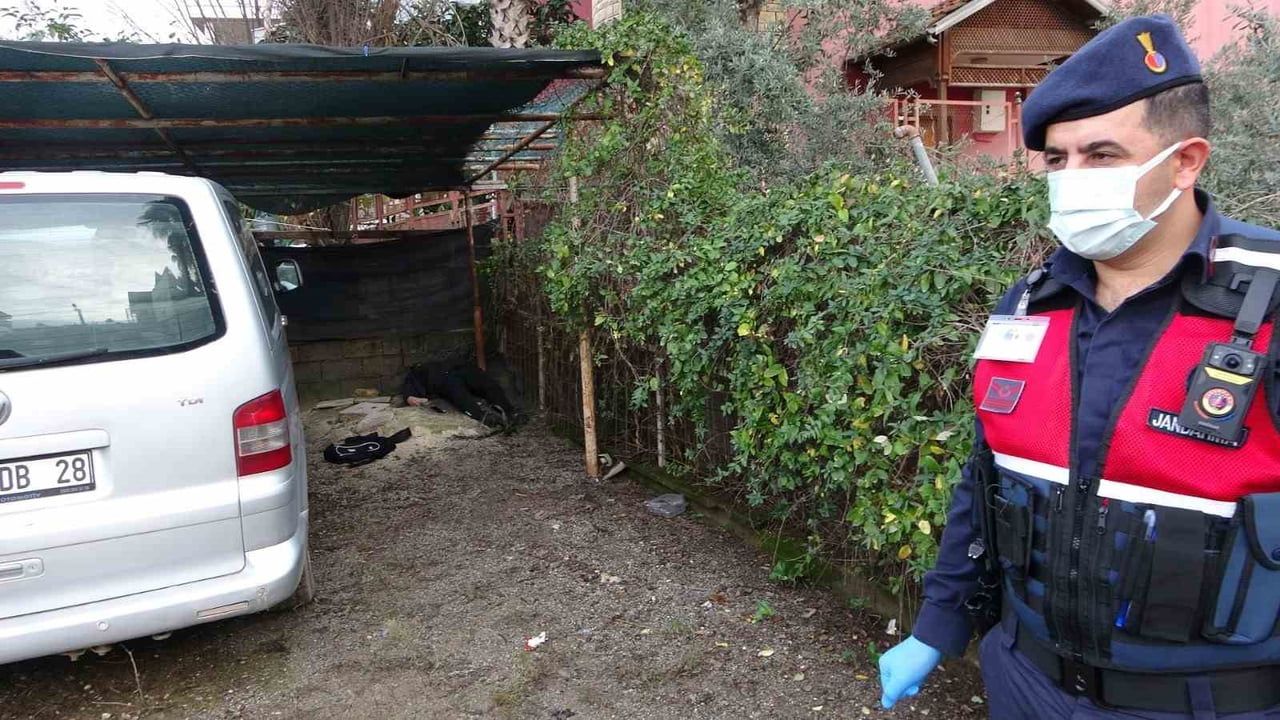 Manavgat'ta otel otoparkında başından vurulmuş erkek cesedi