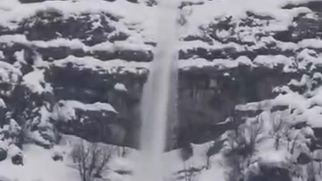 Şırnak Aşağıdere'de Çığ Anı Cep Telefonuna Yansıdı