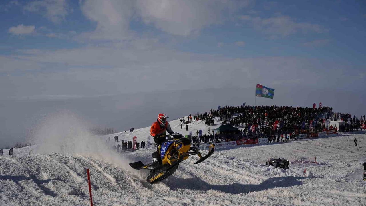 SNX Dünya Kar Motosikleti Rize'de: Sisle Gelen Görsel Şölen