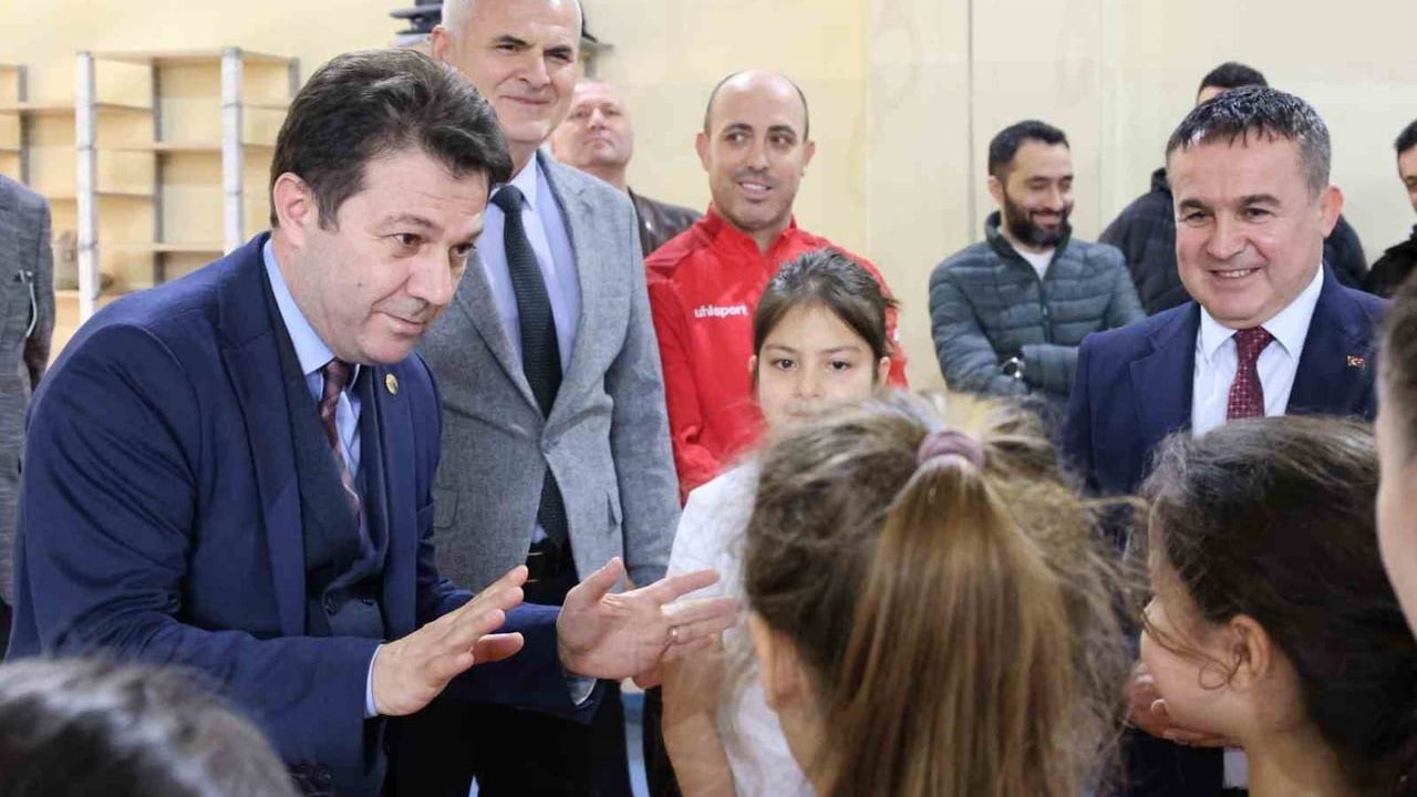 Suat Çelen Bilecik’te Cimnastik Antrenmanlarını İnceledi