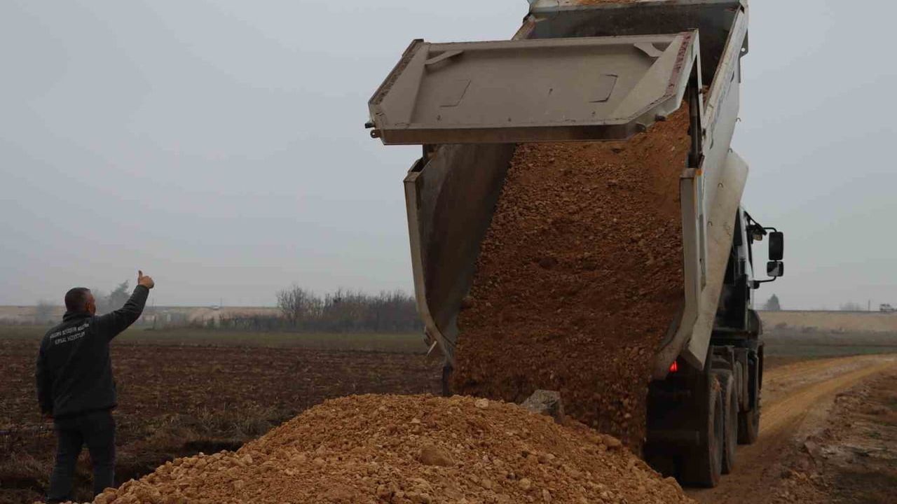 Suruç’ta mezarlık yolu Gülpınar’ın talimatıyla yapılıyor