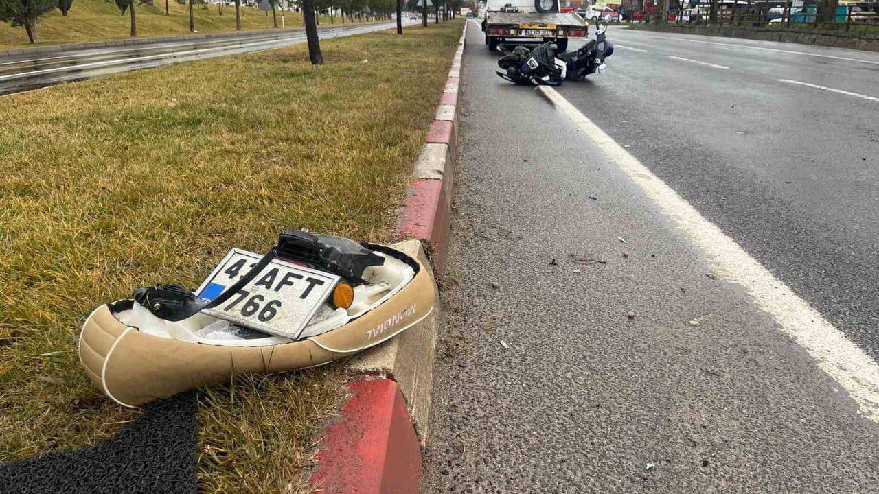 Tavşanlı'da Otomobil ile Motosiklet Çarpıştı: 2 Ağır Yaralı