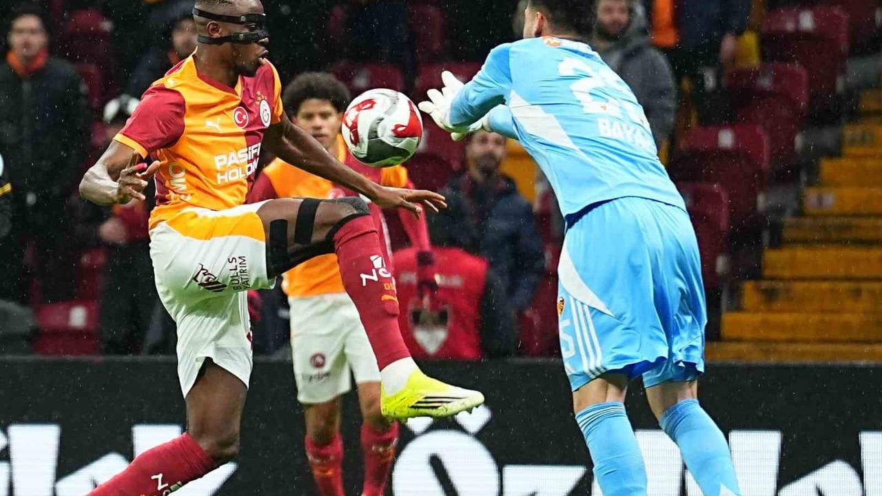 Trendyol Süper Lig: Galatasaray 1-0 Kayserispor — 15. dakikada ev sahibi önde