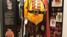 Antalya'da 'Sahnede Bir Dünya' Sergisi Açıldı — Devlet Tiyatroları Kostümleri Fuarda