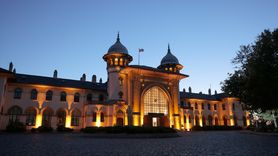Edirne Karaağaç Tarihi Garı Nostaljik Aydınlatmayla Geceye Can Verdi