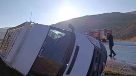 Erzurum Horasan'da Servis Minibüsü Devrildi: 7 Yaralı