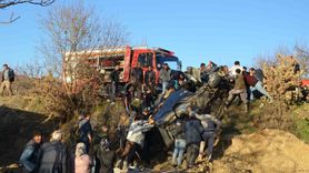 Manisa Demirci'de Şarampole Devrilen Otomobil: 88 Yaşındaki Sürücü Yaralandı