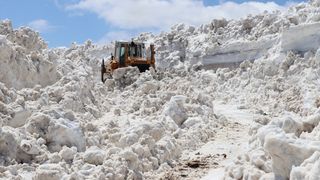 Ağrı'da Kışın Kapalı Olan Köy Yolları Ulaşıma Açıldı