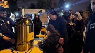 İstanbul'da Deprem Endişesi: Vatandaşlar Açık Alanlara Akın Etti