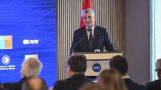Ticaret Bakanı Ömer Bolat, Türkiye-Şili İş Forumu'nda Dış Ticaretin Gücünü Vurguladı