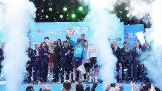 60. Cumhurbaşkanlığı Türkiye Bisiklet Turu'nda Şampiyon Wout Poels Ödüllerini Aldı