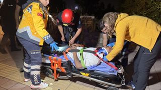 Antalya'da Köprüden Düşen Kişi İtfaiye Ekiplerince Kurtarıldı