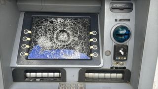 Bayrampaşa'da ATM'lere Zarar: 4 Cihaz Kullanılamaz Hale Geldi