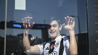 Beşiktaşlı Taraftarlar Ülker Stadı'na Hareket Etti