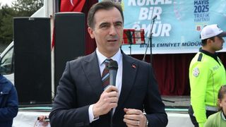 Bitlis'te 'Karayolları Güvenliği ve Trafik Haftası' Etkinliği Coşkuyla Kutlandı