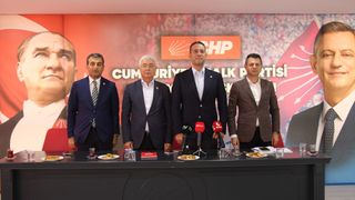 CHP'li Başarır ve Bulut, Antalya'da Miting Davetinde Bulundu
