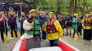 Düzce'de Rafting Tutkunları Anneler Günü'nü Kutladı