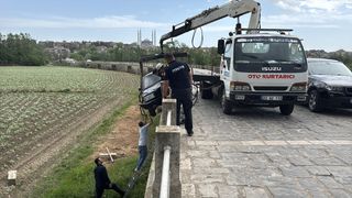 Edirne'de Tarihi Köprüde Kaza: Sürücü Yaralandı
