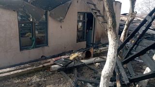 Erzurum'da Müstakil Evde Çatı Yangını Paniğe Neden Oldu