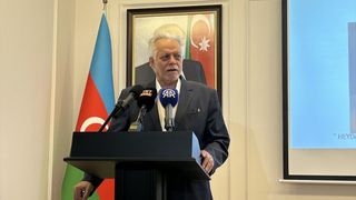 Haydar Aliyev'in 102. Yaşı Tahran'da Coşkuyla Kutlandı