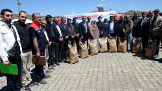 Kars'ta Çiftçilere 60 Ton Korunga Tohumu Dağıtıldı