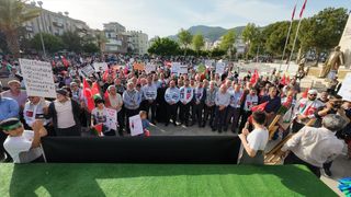 Mersin'de Filistin'e Destek Yürüyüşü: İsrail Saldırıları Protesto Edildi