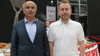 Şef Ömür Akkor, Malatya'da Mor Reyhan Şerbeti Etkinliğine Katıldı