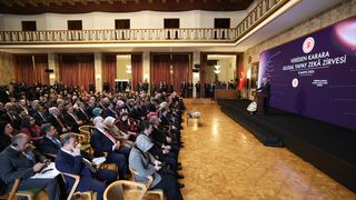 TBMM Başkanı Kurtulmuş'tan Yapay Zeka Vurgusu: Kalıcı Komisyon Önerisi