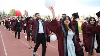 Eskişehir Teknik Üniversitesi Mezuniyet Töreni Coşkuyla Gerçekleşti