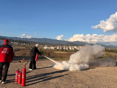 Seyyide Nefise Yurdu'nda öğrenciler deprem ve yangın tatbikatı gerçekleştirdi