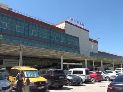 Antalya'da Hastane Önünde Evsiz Kişinin Cansız Bedeni Bulundu