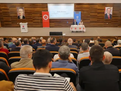 Aileye rehberlik eden değerler: Bayburt'ta peygamber ve güzel ahlak konferansı