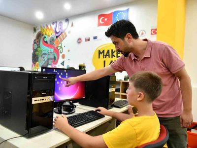 Çocuklara teknoloji kapılarını açacak robotik kodlama kursu Muratpaşa'da