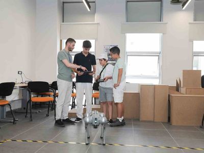 Robot köpeklerden insansı makinelere: BTÜ'de gençlerin teknoloji yolculuğu