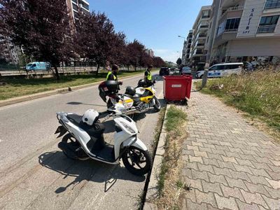 Atakum Atakent'te çarpışma: motosiklet sürücüsü yaralandı
