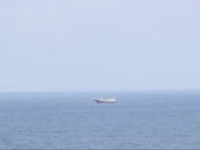 Umman Körfezi'nde mürettebatı tahliye edilen İran bağlantılı tekne ABD tarafından vuruldu