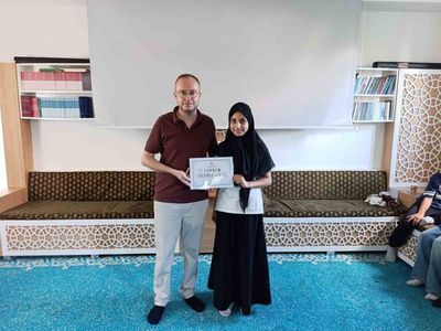 Emirdağ’da kız öğrenciler için camiler arası hava hokeyi heyecanı