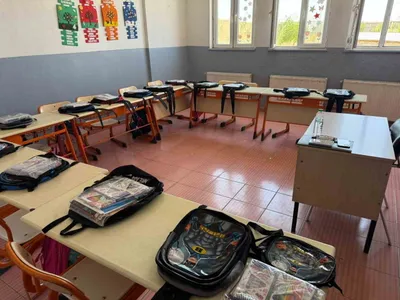 Patnos'ta dayanışma büyüyor: yüzlerce öğrenciye kırtasiye desteği