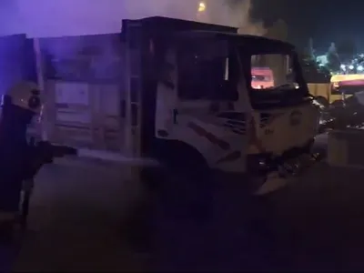 Park halindeki kamyonda çıkan yangın Kızıltepe'de büyük hasara yol açtı