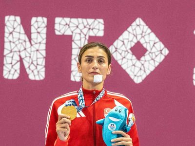 Yıldırım'dan Taranto'ya altın yürüyüş: Hatice Kübra İlgün kürsüye çıktı