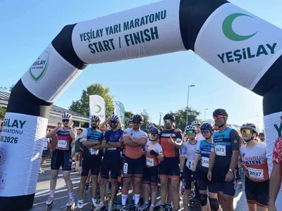 Yeşilay yarı maratonu İstanbul'un sembol rotasında koşuldu