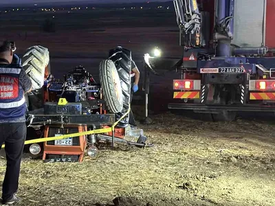 Edirne'de tarlada devrilen traktörün altında kalan çift yaşamını yitirdi
