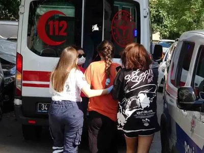 Kartal'da alevlerin yükseldiği binada tahliye ve kısa süreli panik