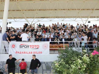Kütahya'da rahvan atlarda çeyrek final heyecanı: 43 ilden 130'un üzerinde at mücadele etti